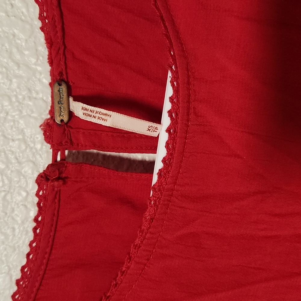 Elegant Red Lace Trim Blouse - Picture 5 of 6